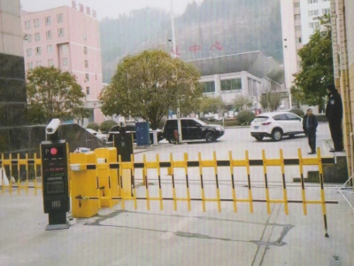 柵欄桿車(chē)輛識(shí)別